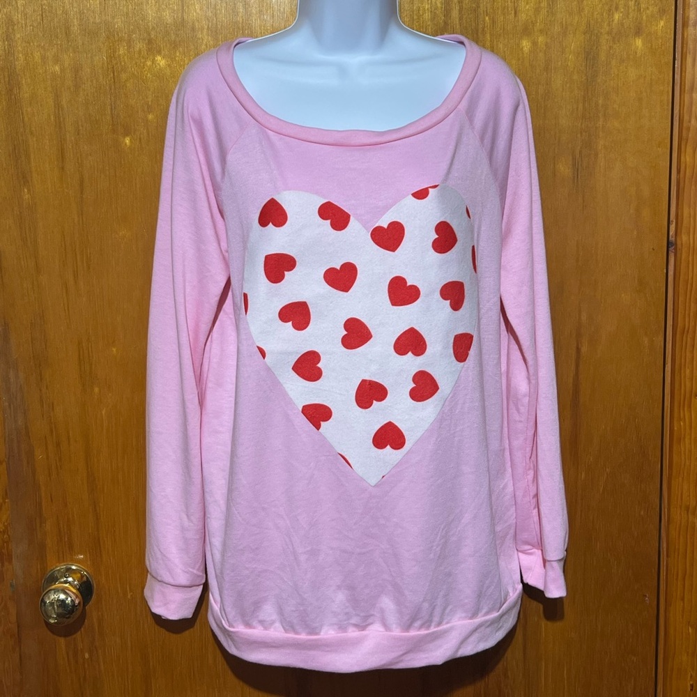 NWT BiBi Long Sleeved Valentine’s Day Pullover Top Size Large